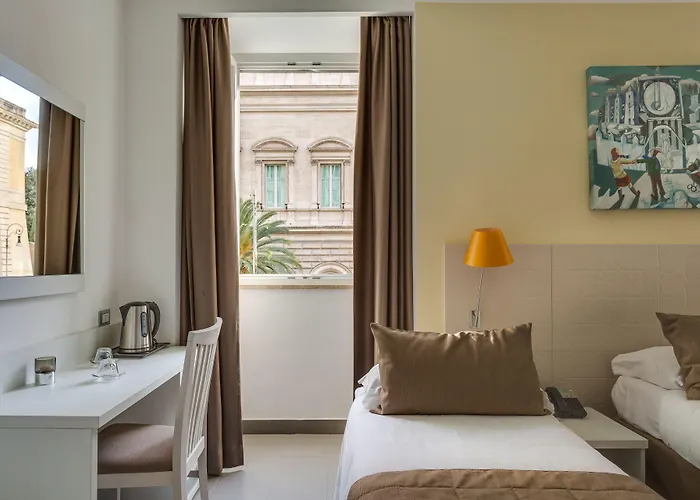Отель Trevi Palace 3*