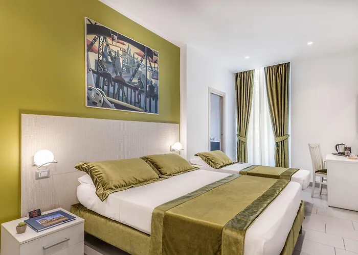 Отель Trevi Palace 3*