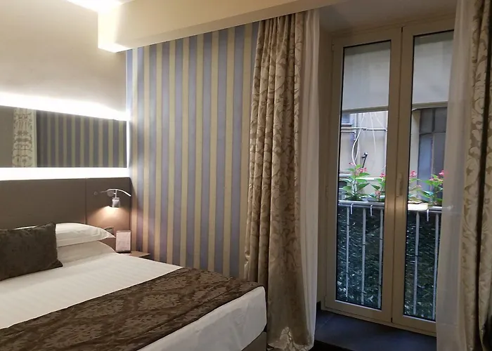 Trevi Palace מלון 3*